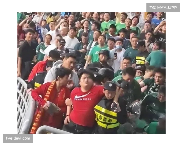 【2026年4月中超联赛·赛中·花絮辽宁铁人主场爆满，升班马球迷营造热烈氛围迎战北京国安